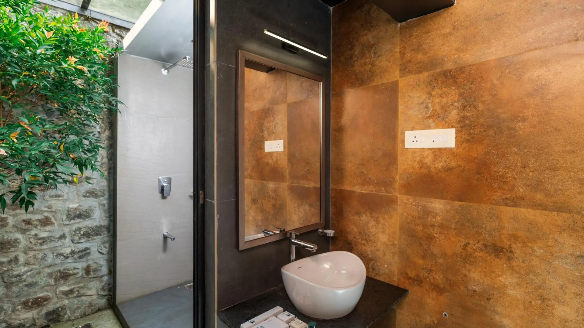 ***** אתר נופש ואגאמון Ela Luxury Stay הודו